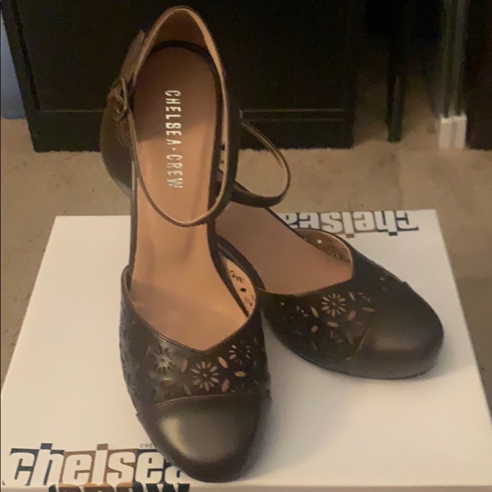 Chelsea Crew brown heels